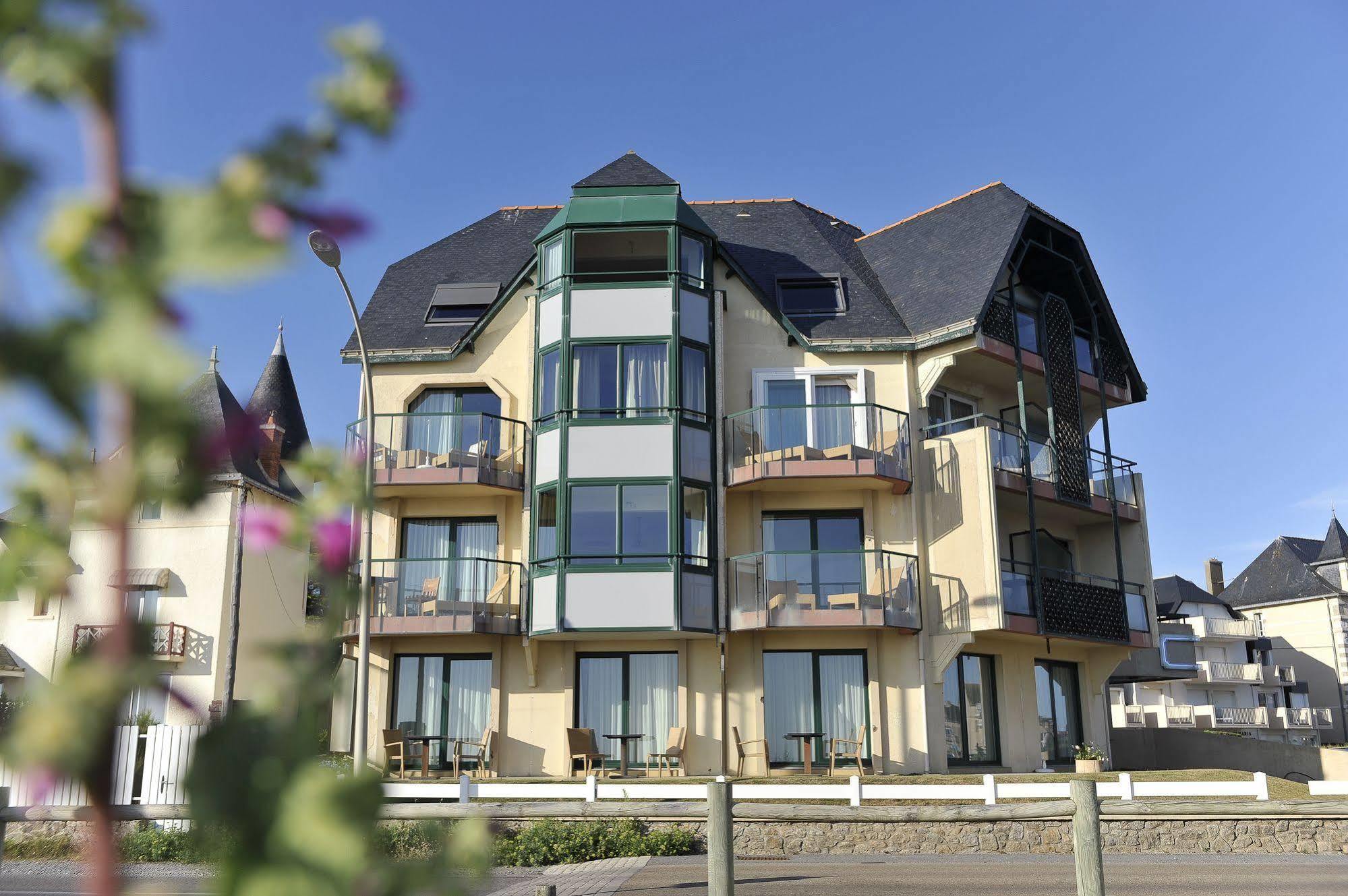 Hotel Les Vikings 르크로아시 외부 사진